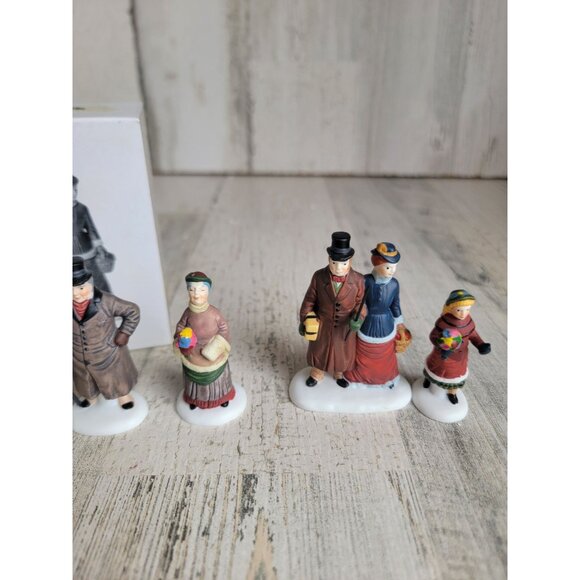 Dept 56 Chelsea lane shoppers 58165 heritage village accessory xmas - Picture 3 of 7